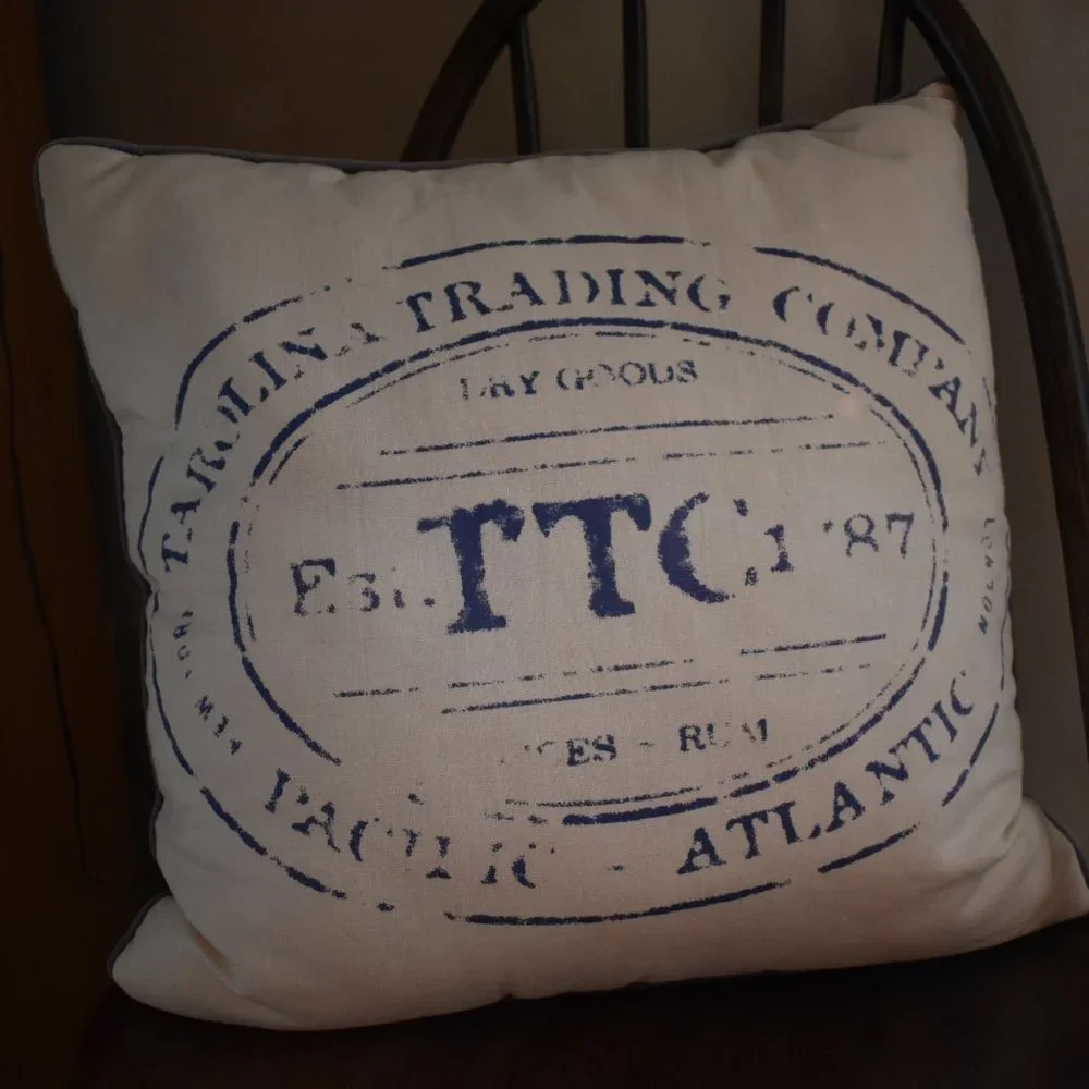 Nautical Toss Accent Pillow Linen/Blue Piping